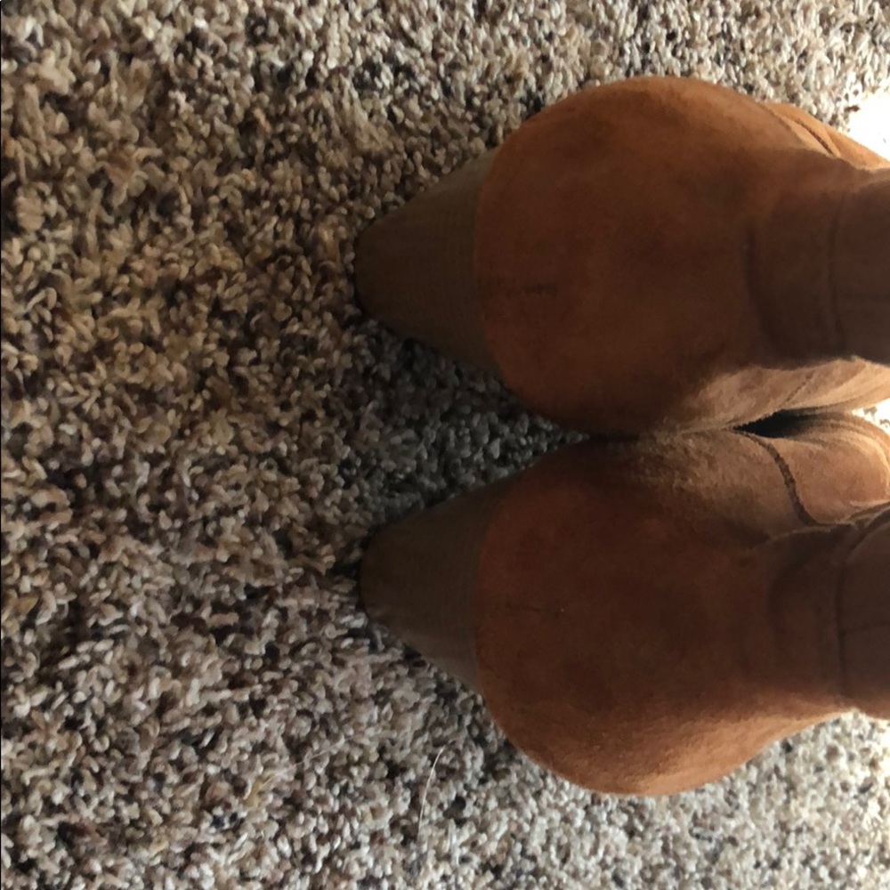 Boots - Picture 3 of 3